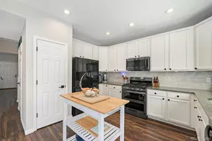 24702 E Hoover Pl, Aurora, CO 80016 - Photo 8