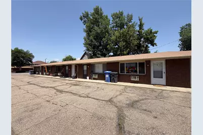 208 S Jefferson Avenue, Loveland, CO 80537 - Photo 2