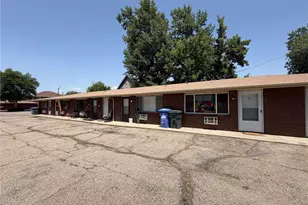 208 S Jefferson Ave, Loveland, CO 80537 - Photo 2