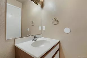 10223 E Peakview Ave, Englewood, CO 80111 - Photo 16