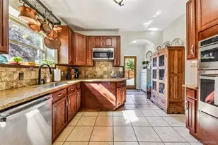 3295 Krameria St, Denver, CO 80207 - Photo 10