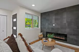 3630 S Hillcrest Dr, Denver, CO 80237 - Photo 4