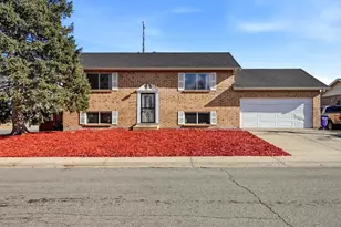 5528 Granby St, Denver, CO 80239 - Photo 2