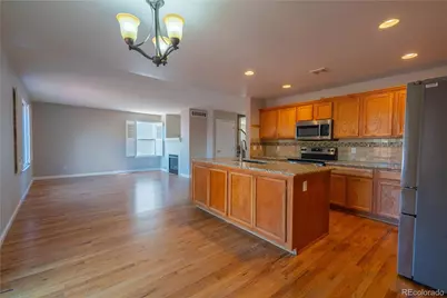 19365 E Lasalle Place, Aurora, CO 80013 - Photo 8