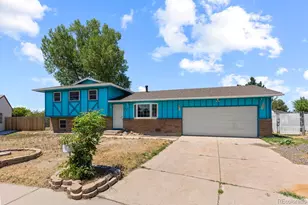 659 S Newark Ct, Aurora, CO 80012 - Photo 2