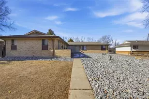 43 Lansing St, Aurora, CO 80010 - Photo 2