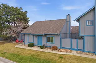 2447 S Victor St, Aurora, CO 80014 - Photo 2