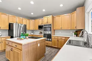 19332 E Berry Pl, Aurora, CO 80015 - Photo 8