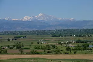 2158 Sunridge Cir, Broomfield, CO 80020 - Photo 2