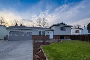 3953 Buena Vista Dr, Loveland, CO 80538 - Photo 2