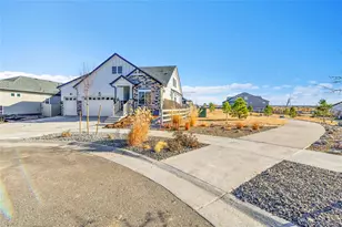4924 N Picadilly Ct, Aurora, CO 80019 - Photo 2