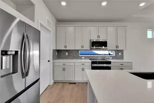 4924 N Picadilly Ct, Aurora, CO 80019 - Photo 4