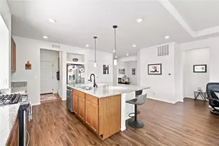 58 S Oak Hill Ct, Aurora, CO 80018 - Photo 8