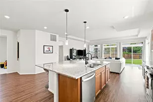 58 S Oak Hill Ct, Aurora, CO 80018 - Photo 10