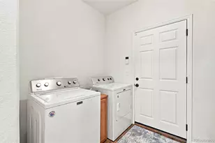 58 S Oak Hill Ct, Aurora, CO 80018 - Photo 30