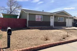 5320 Worchester St, Denver, CO 80239 - Photo 2