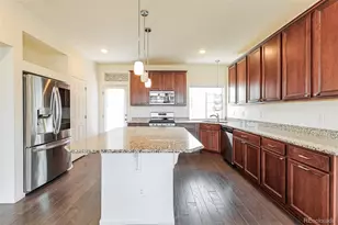 26198 E Maple Dr, Aurora, CO 80018 - Photo 4