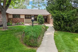 11 Robincrest Ln, Littleton, CO 80123 - Photo 2
