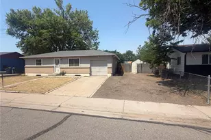 5559 Potomac Way, Denver, CO 80239 - Photo 2