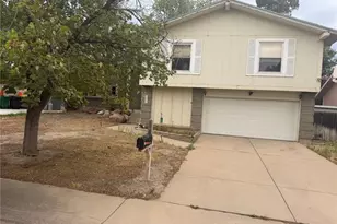 2069 S Macon Way, Aurora, CO 80014 - Photo 2