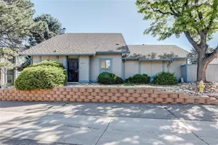 2490 S Worchester Ct, Aurora, CO 80014 - Photo 2