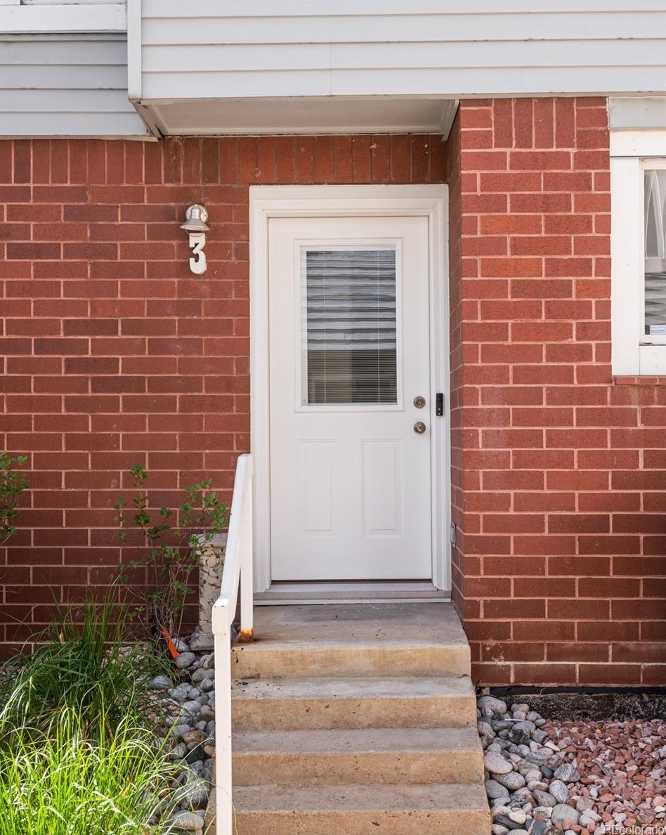 1035 Jasmine St, Denver CO  80220-4562 exterior