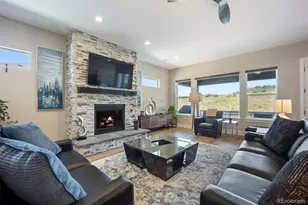 124 Scrubjay Ln, Castle Rock, CO 80104 - Photo 4