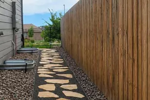 7768 S Old Hammer Way, Aurora, CO 80016 - Photo 18