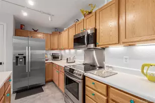 4211 S Blackhawk Cir, Aurora, CO 80014 - Photo 14