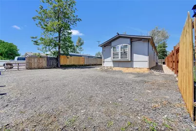 422 Willow Drive, Lochbuie, CO 80603 - Photo 20