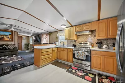 422 Willow Drive, Lochbuie, CO 80603 - Photo 8