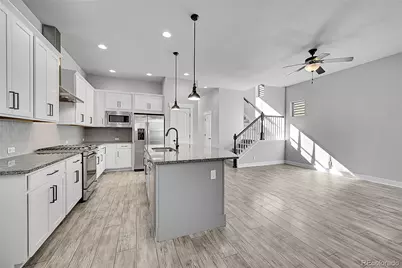 10539 E 25th Drive, Aurora, CO 80010 - Photo 4