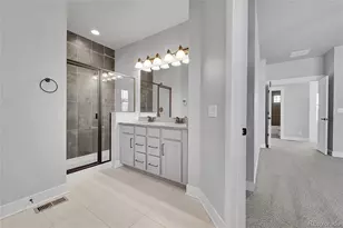 10539 E 25th Dr, Aurora, CO 80010 - Photo 20