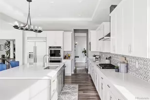 6843 S Vandriver Ct, Aurora, CO 80016 - Photo 2