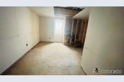 3233 Curtis Street, Denver, CO 80205 - Photo 6