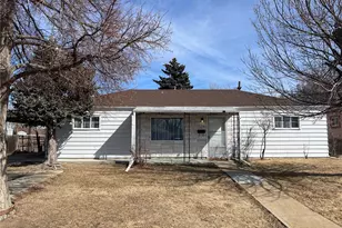 756 Vaughn St, Aurora, CO 80011 - Photo 2