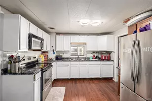 1809 Crystal St, Aurora, CO 80011 - Photo 2