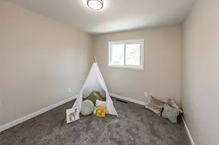 1021 Pioneer Ln, Colorado Springs, CO 80904 - Photo 28