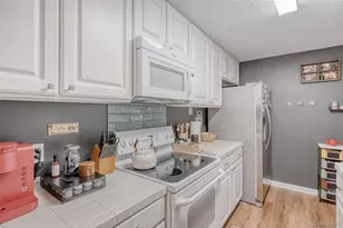 2225 Buchtel Blvd, Denver, CO 80210 - Photo 16