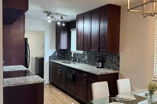 9978 Appletree Pl, Denver, CO 80260 - Photo 2