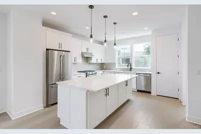 10904 E Hinsdale Circle, Centennial, CO 80112 - Photo 2