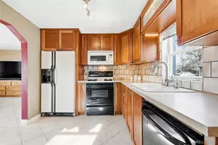 90 S Kendall St, Lakewood, CO 80226 - Photo 16