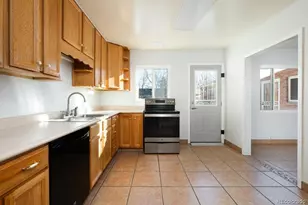 702 Scranton Ct, Aurora, CO 80011 - Photo 12