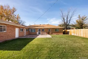 702 Scranton Ct, Aurora, CO 80011 - Photo 36