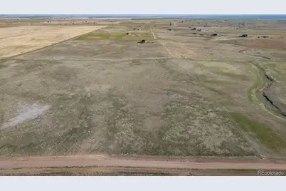 58701 E Lake Place, Strasburg, CO 80136 - Photo 12