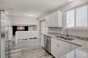 2556 S Cimarron St, Aurora, CO 80014 - Photo 8