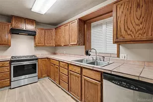 1748 Nome St, Aurora, CO 80010 - Photo 8