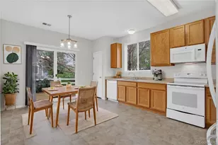 1201 S Fultondale Ct, Aurora, CO 80018 - Photo 6