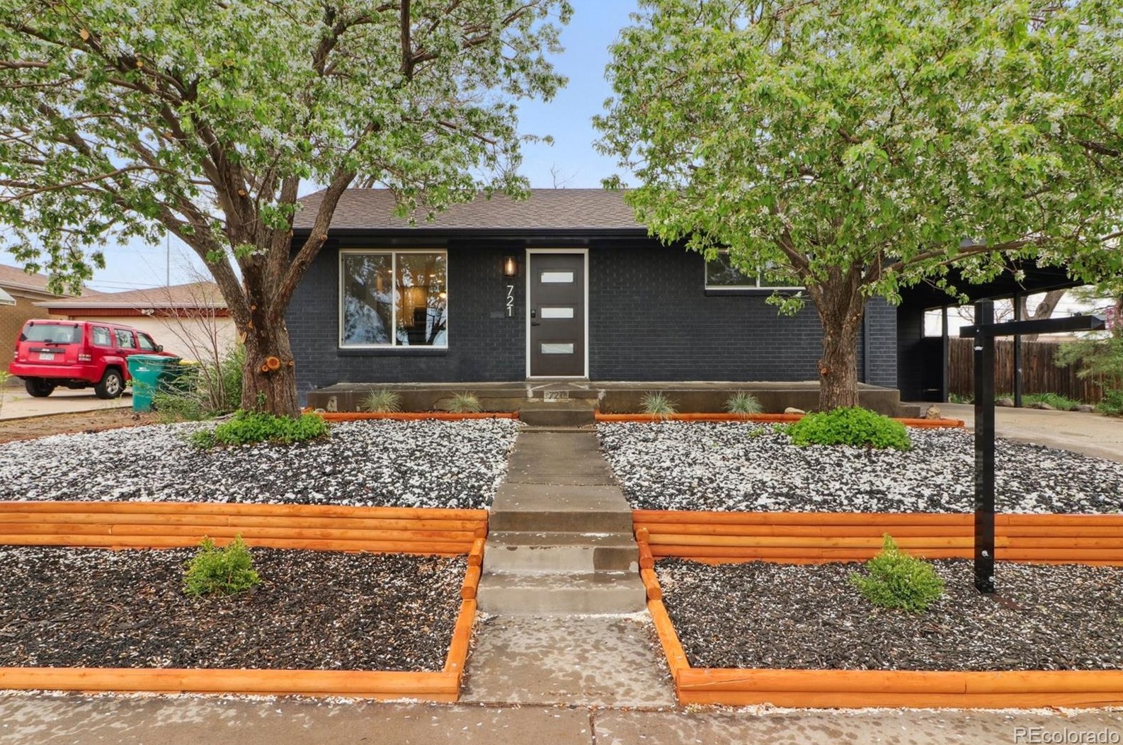 721 Jennie Dr, Denver, CO 80221-3008