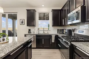 322 N Patsburg St, Aurora, CO 80018 - Photo 14